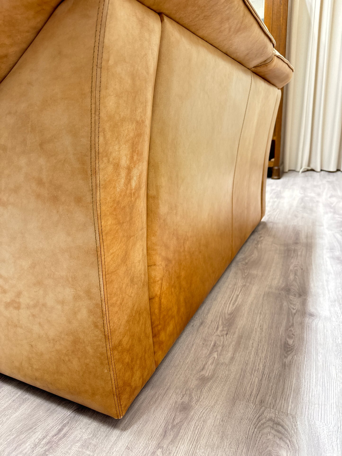 Italiensk skinnsoffa 2-sits