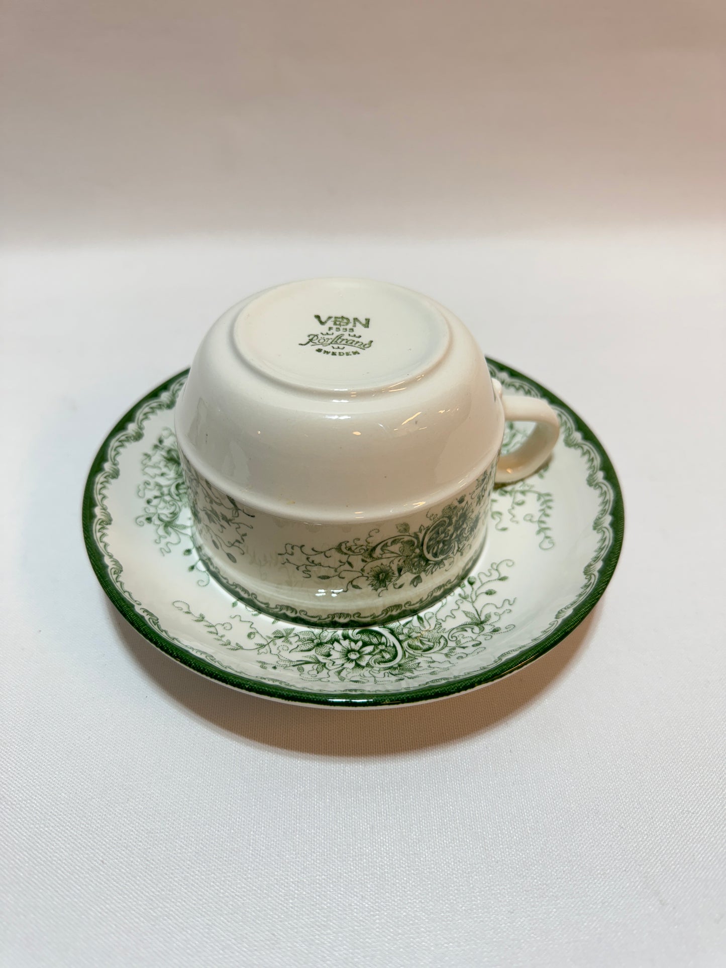 Tekopp med fat - Gröna Anna