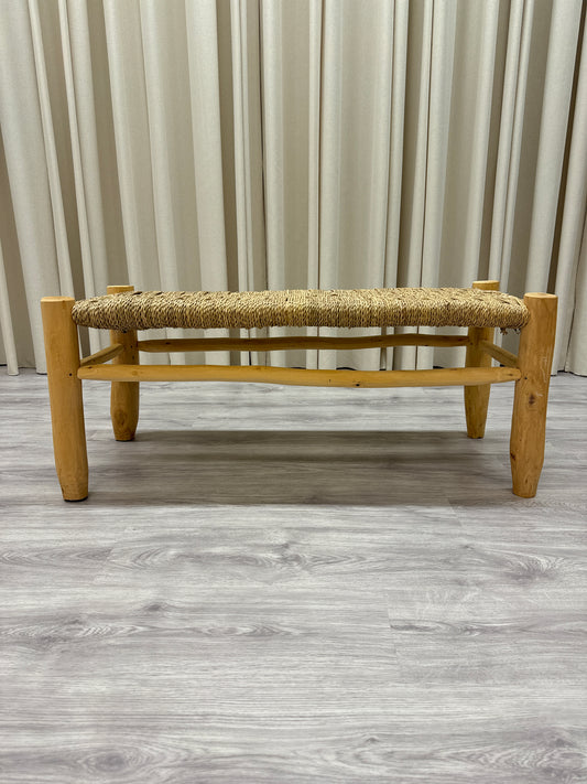 Flätad träbänk