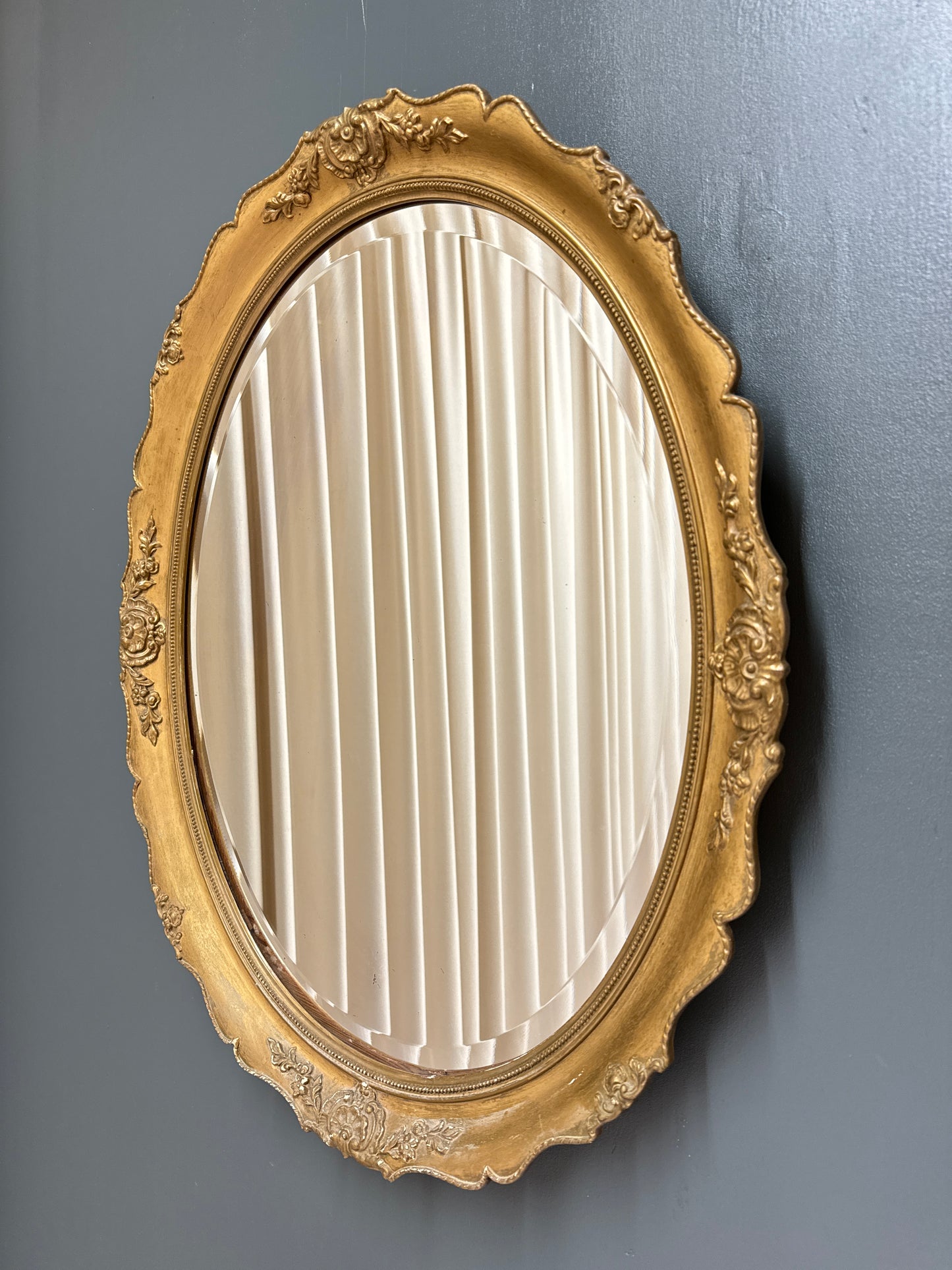 Oval guldspegel - 1900 tal