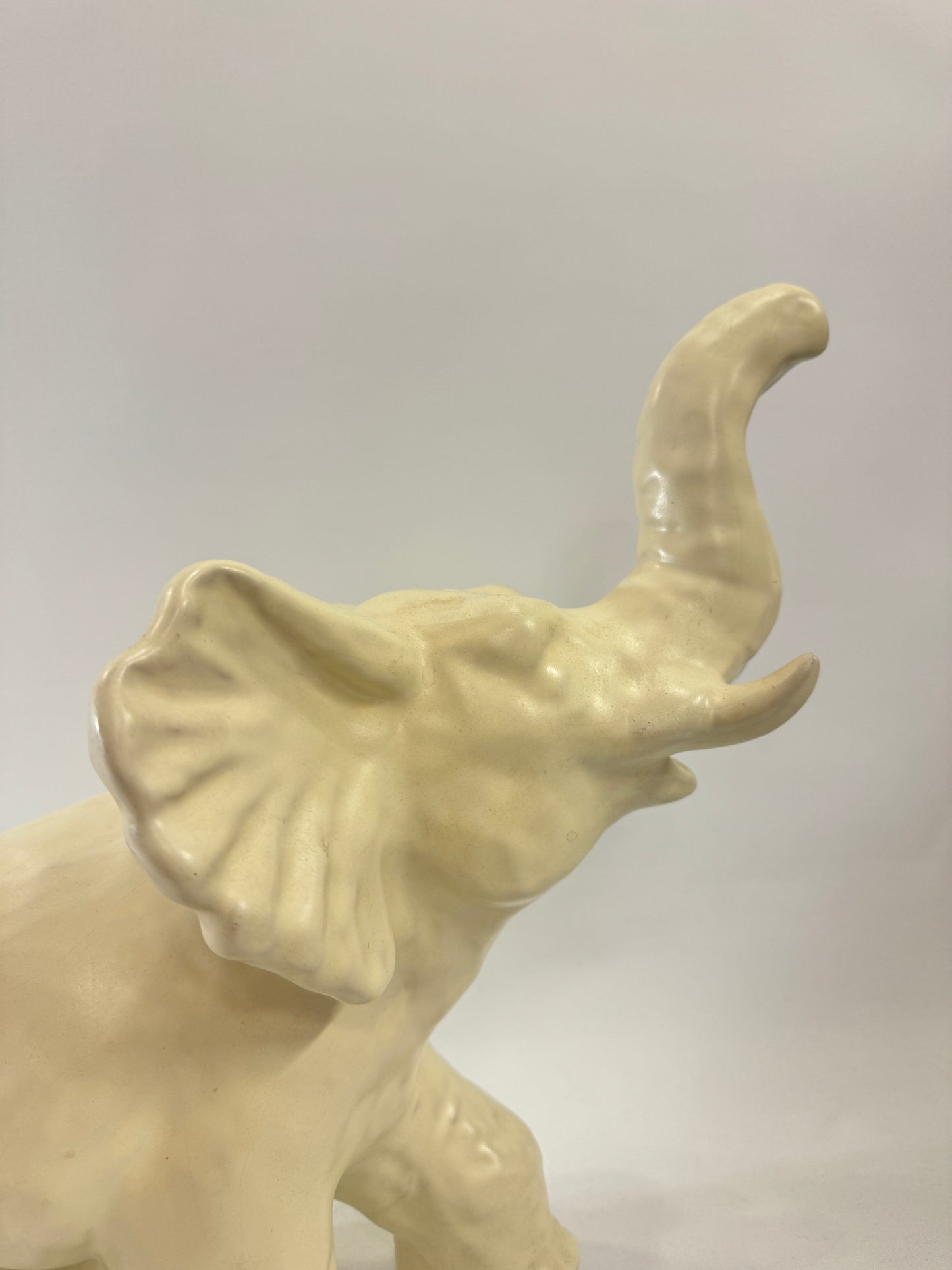 Porslinselefant Vicke Linstrand