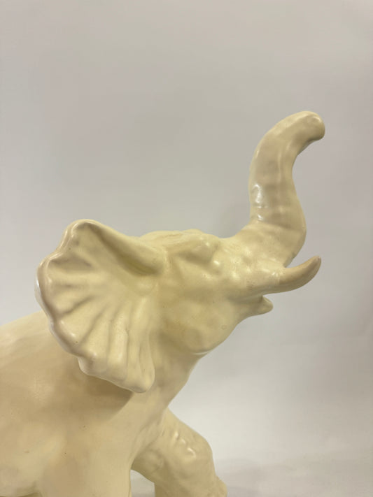 Porslinselefant Vicke Linstrand