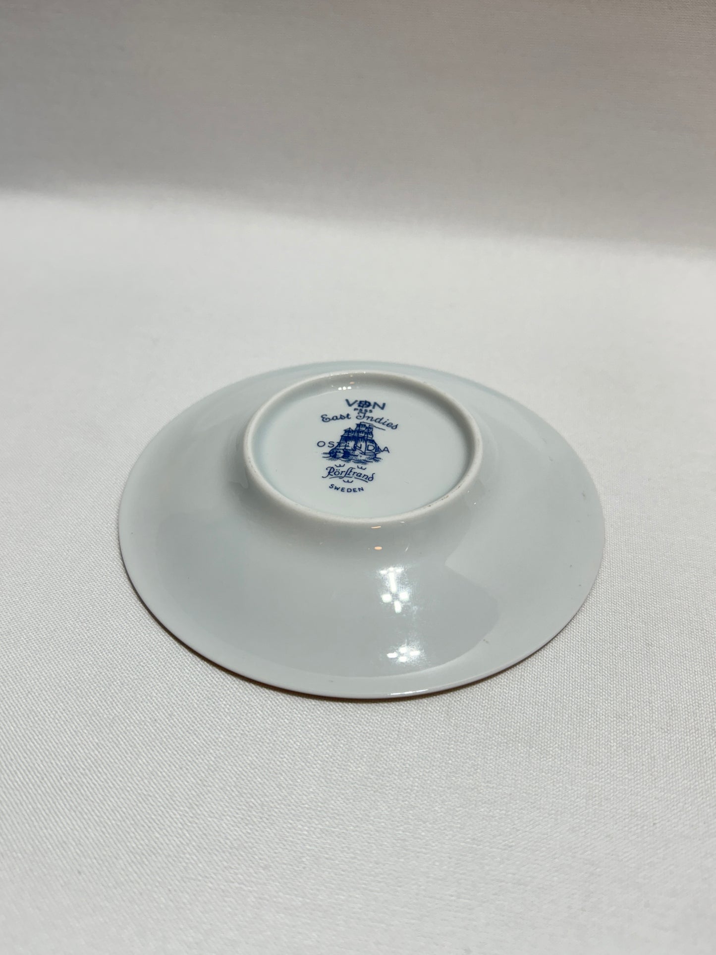 Kopp med fat - Ostindia Rörstrand