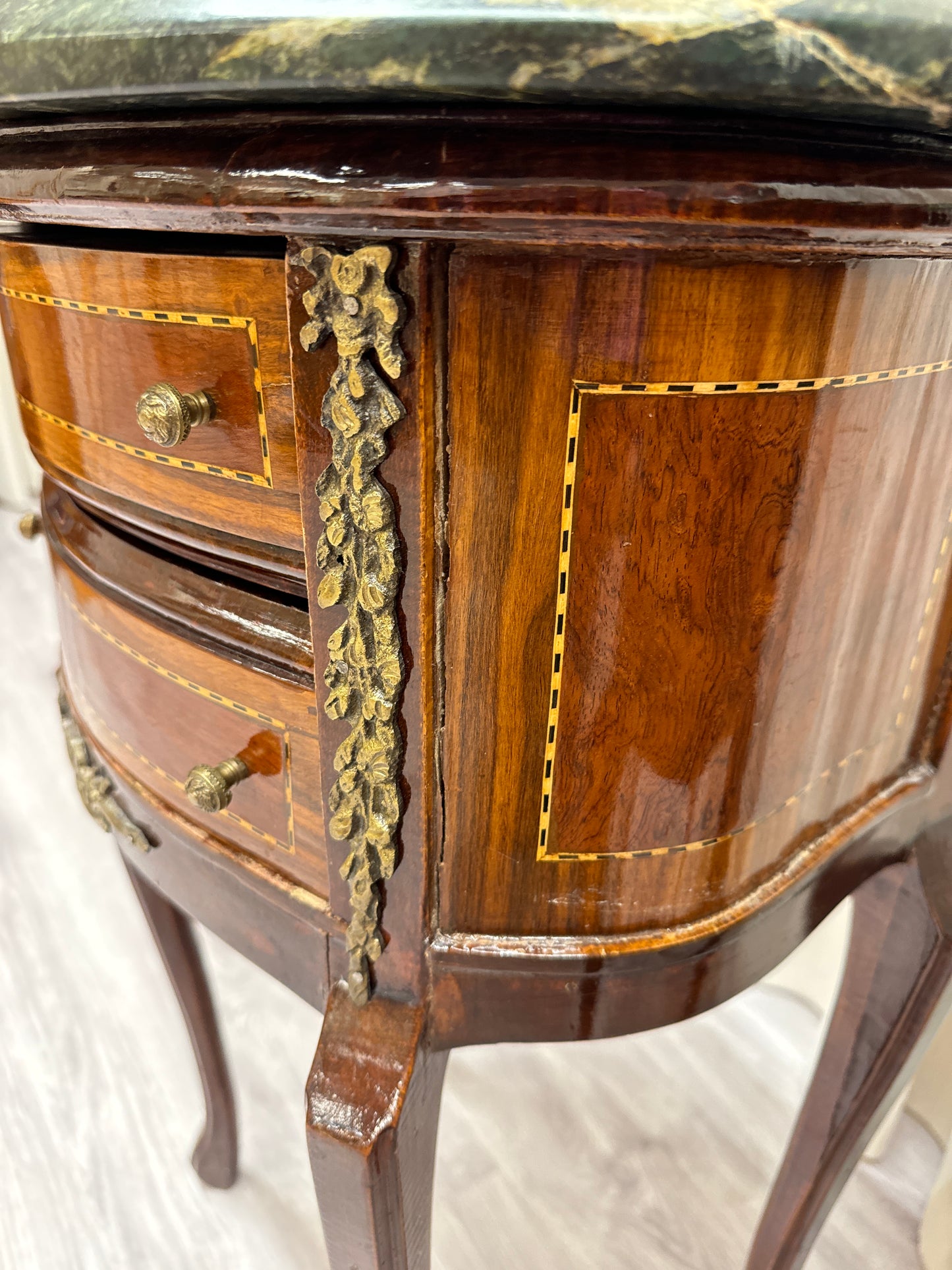 2 st nattduksbord 1900-tal