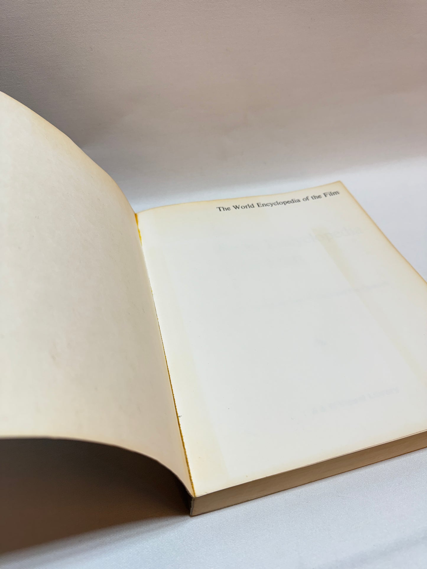 Bokhäfte - The world encyclopedia of the film