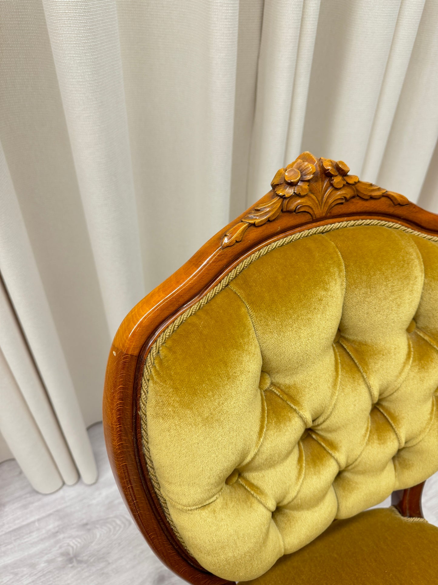 2 st Stilstolar - Olive - 1900 tal