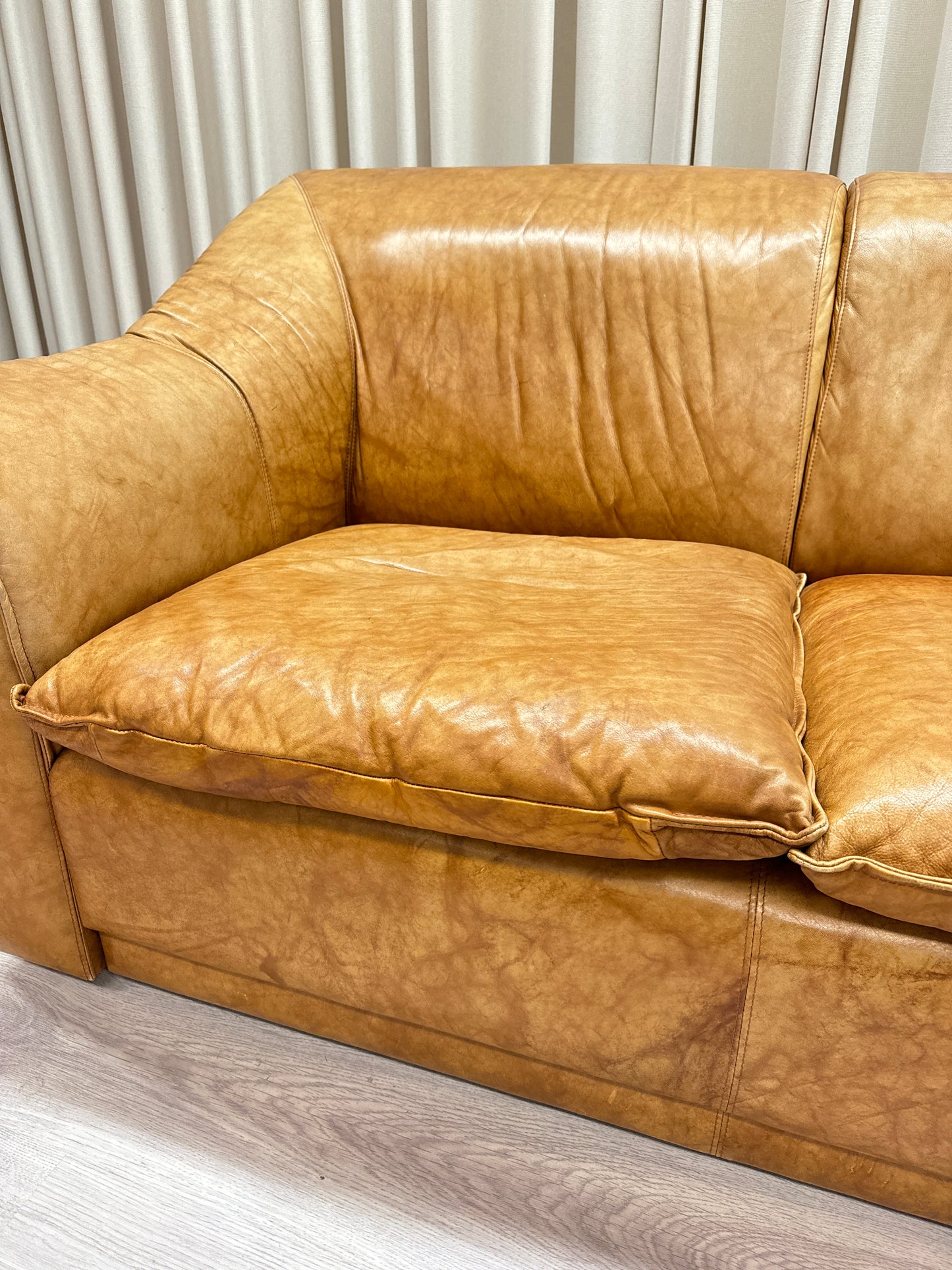 Italiensk skinnsoffa 3-sits