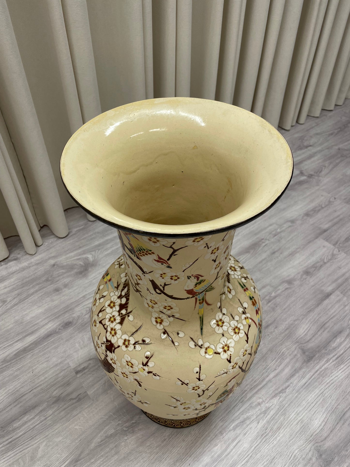 Japansk urna 1900-tal