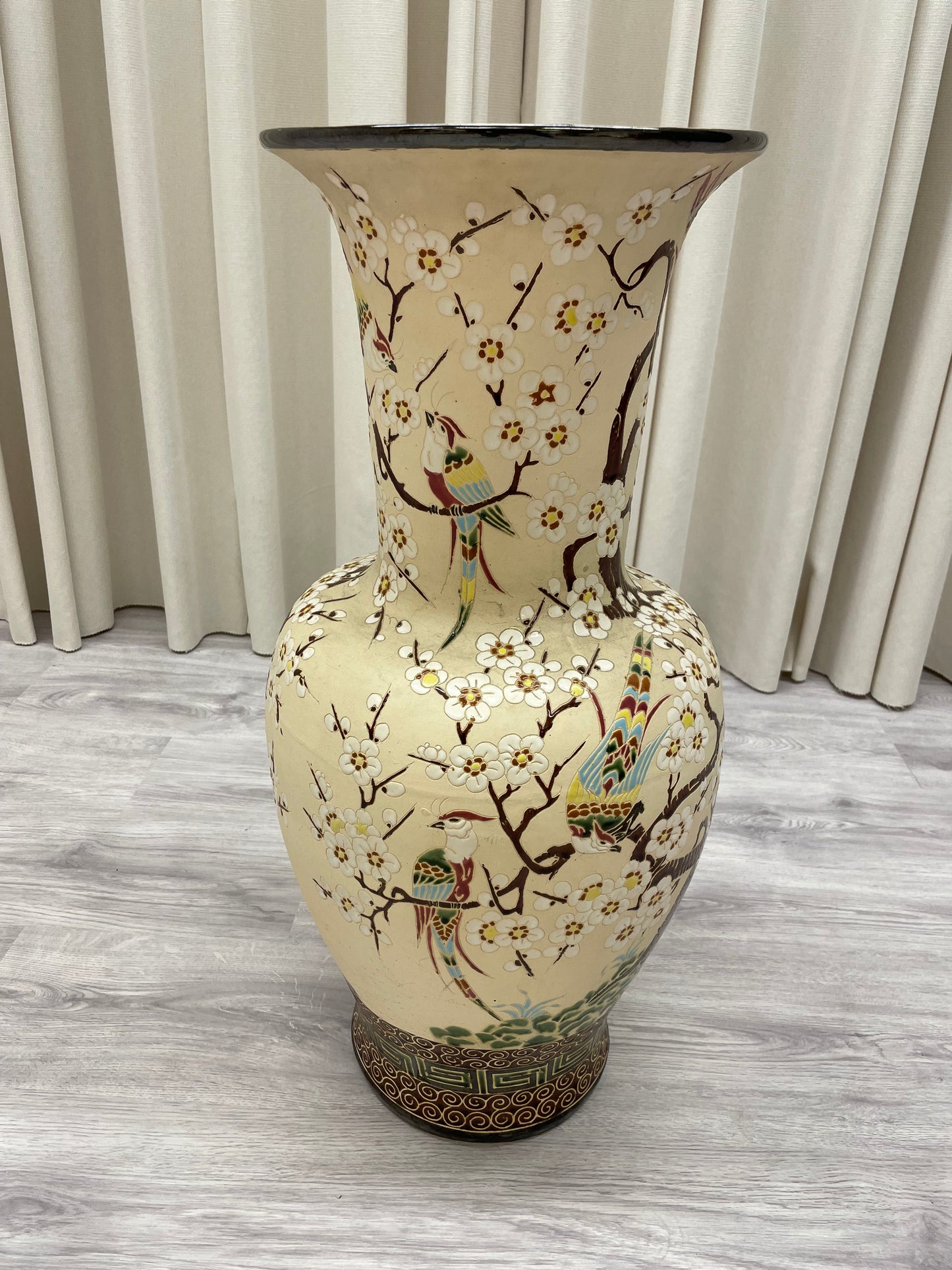 Japansk urna 1900-tal