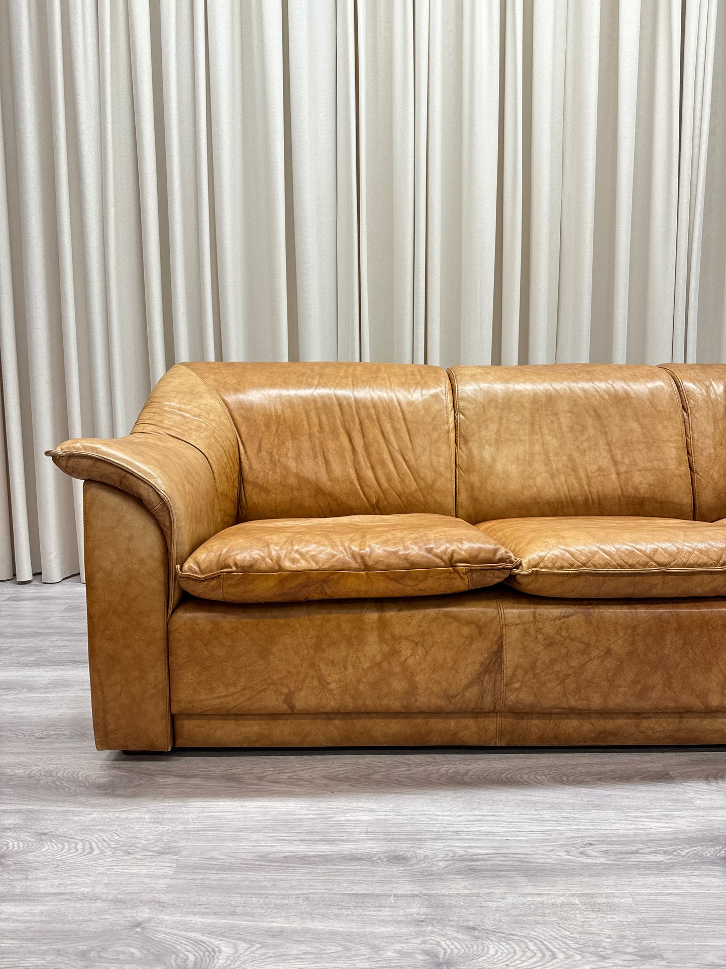 Italiensk skinnsoffa 3-sits