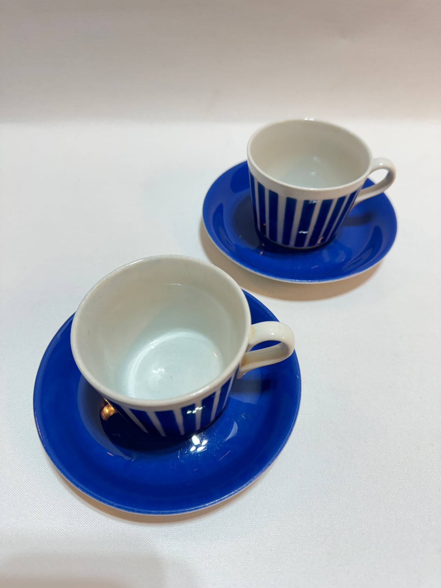 2 st Kaffekoppar med fat ”Arabia”