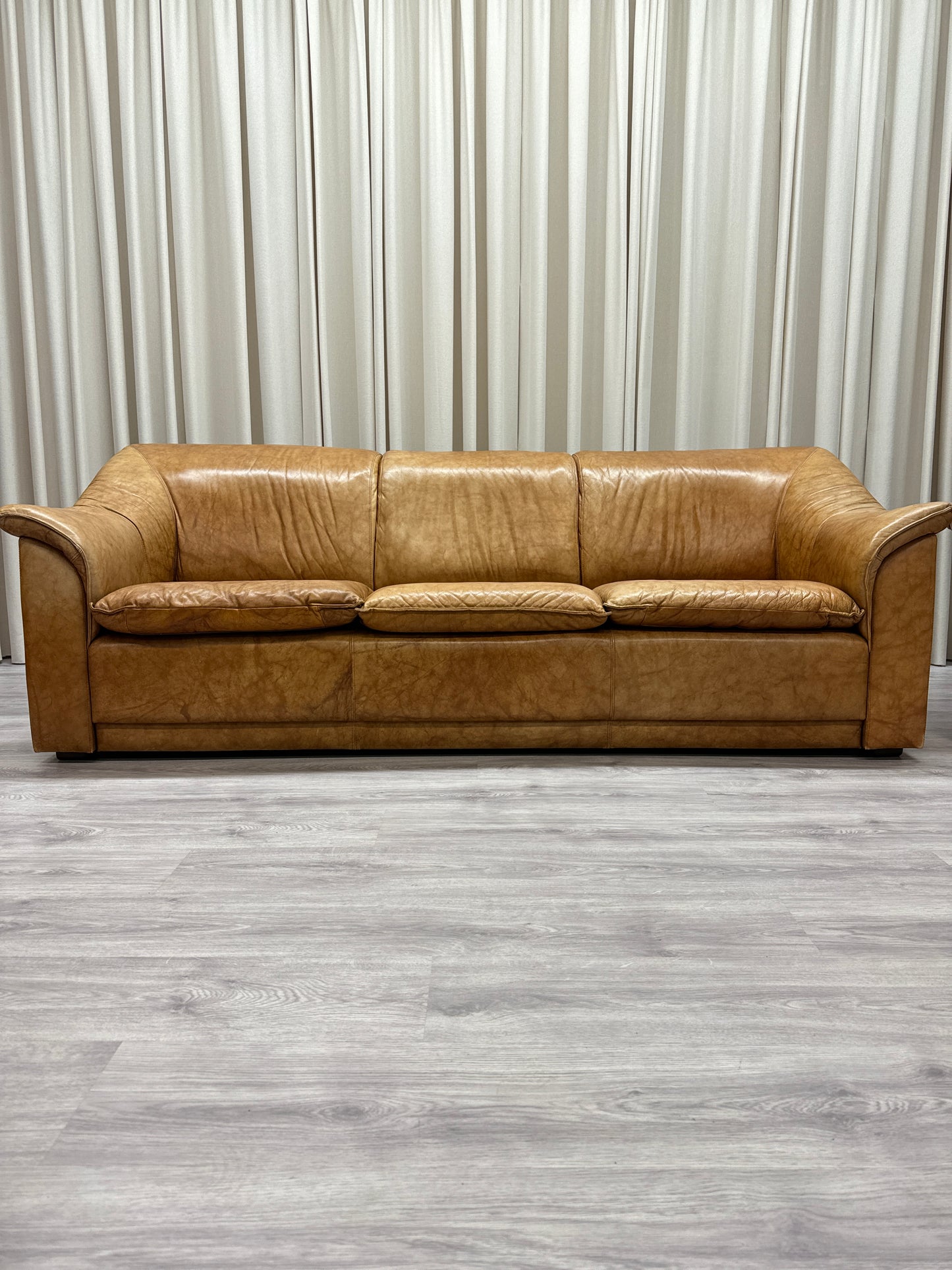 Italiensk skinnsoffa 3-sits