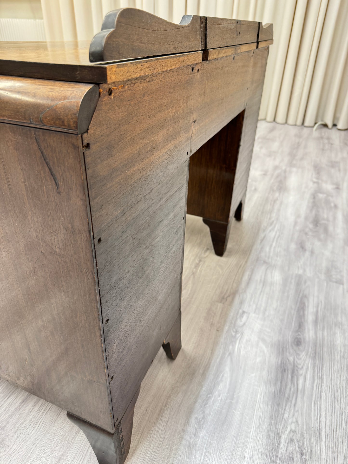 Skrivbord/sminkbord 1900-tal