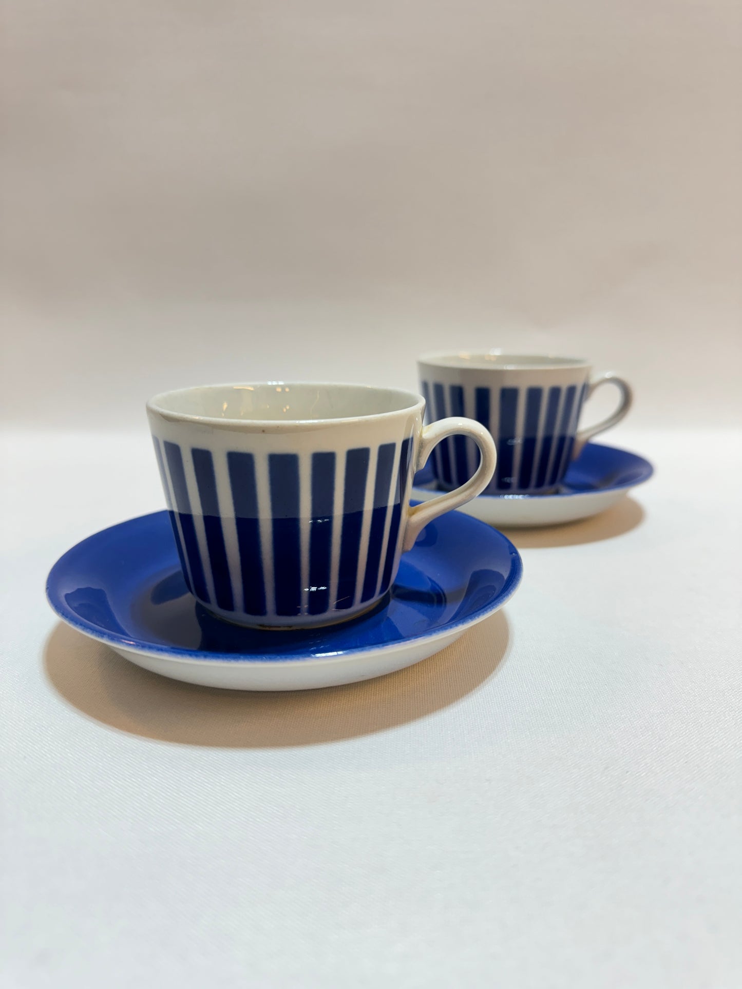 2 st Kaffekoppar med fat ”Arabia”