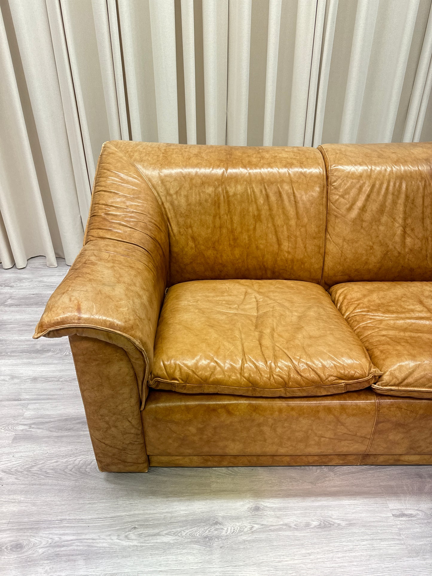 Italiensk skinnsoffa 2-sits