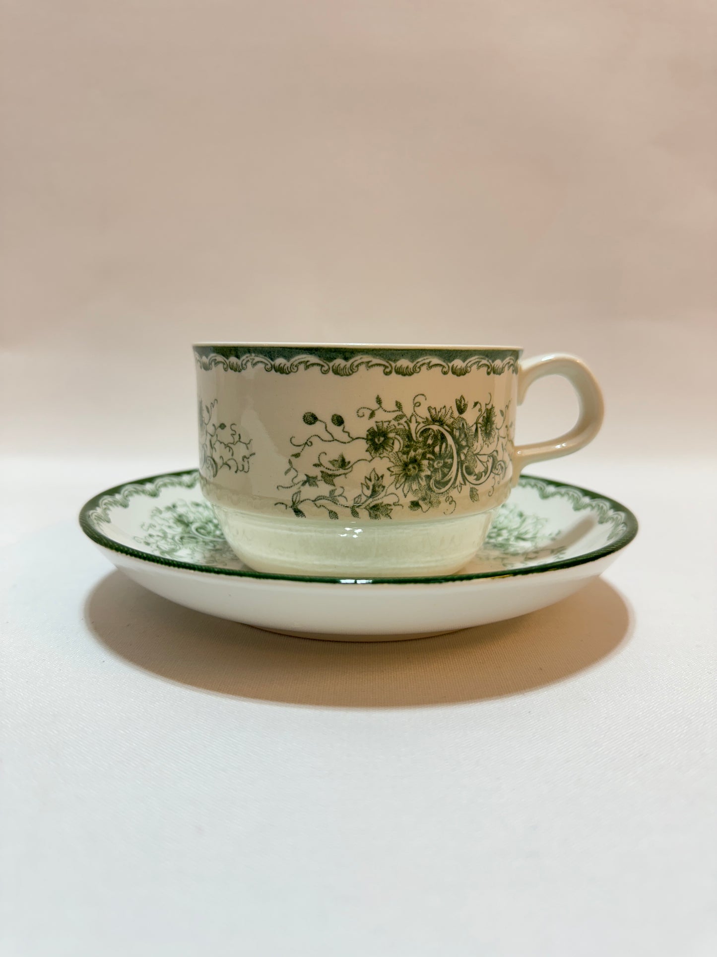 Tekopp med fat - Gröna Anna