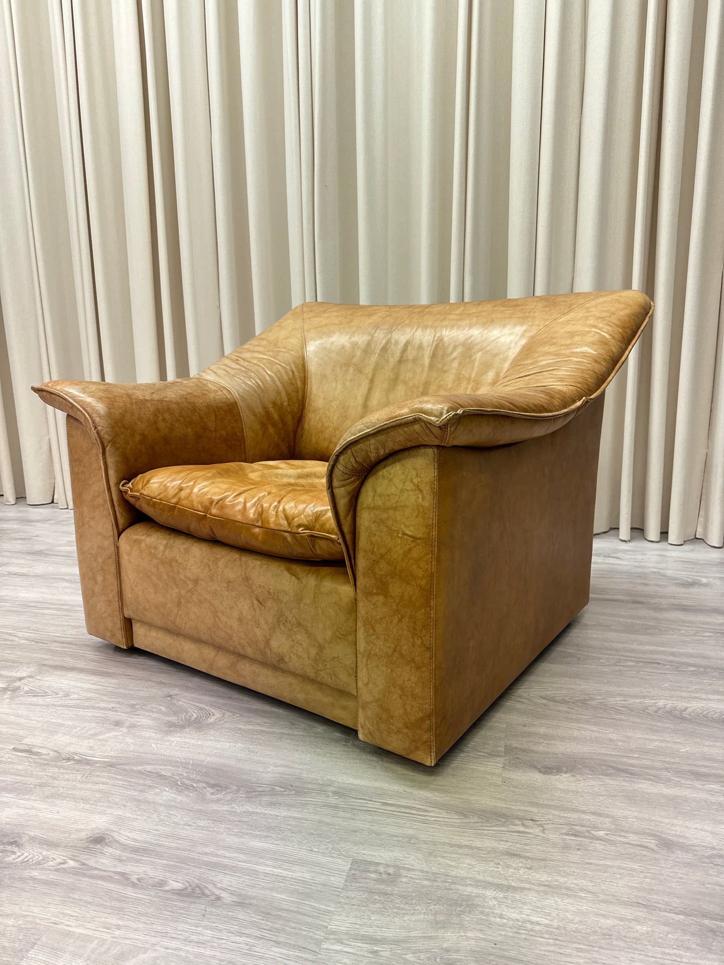 Italiensk skinnfåtölj