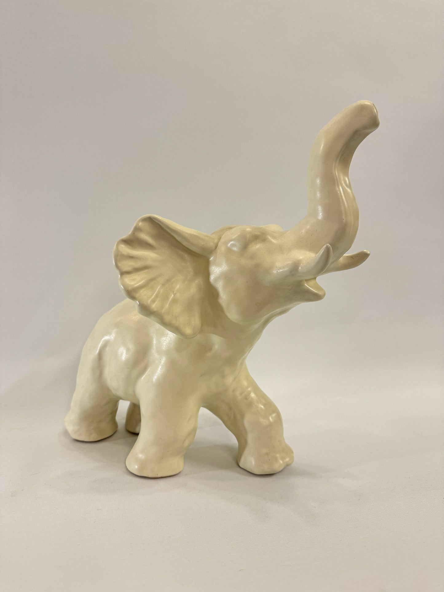 Porslinselefant Vicke Linstrand