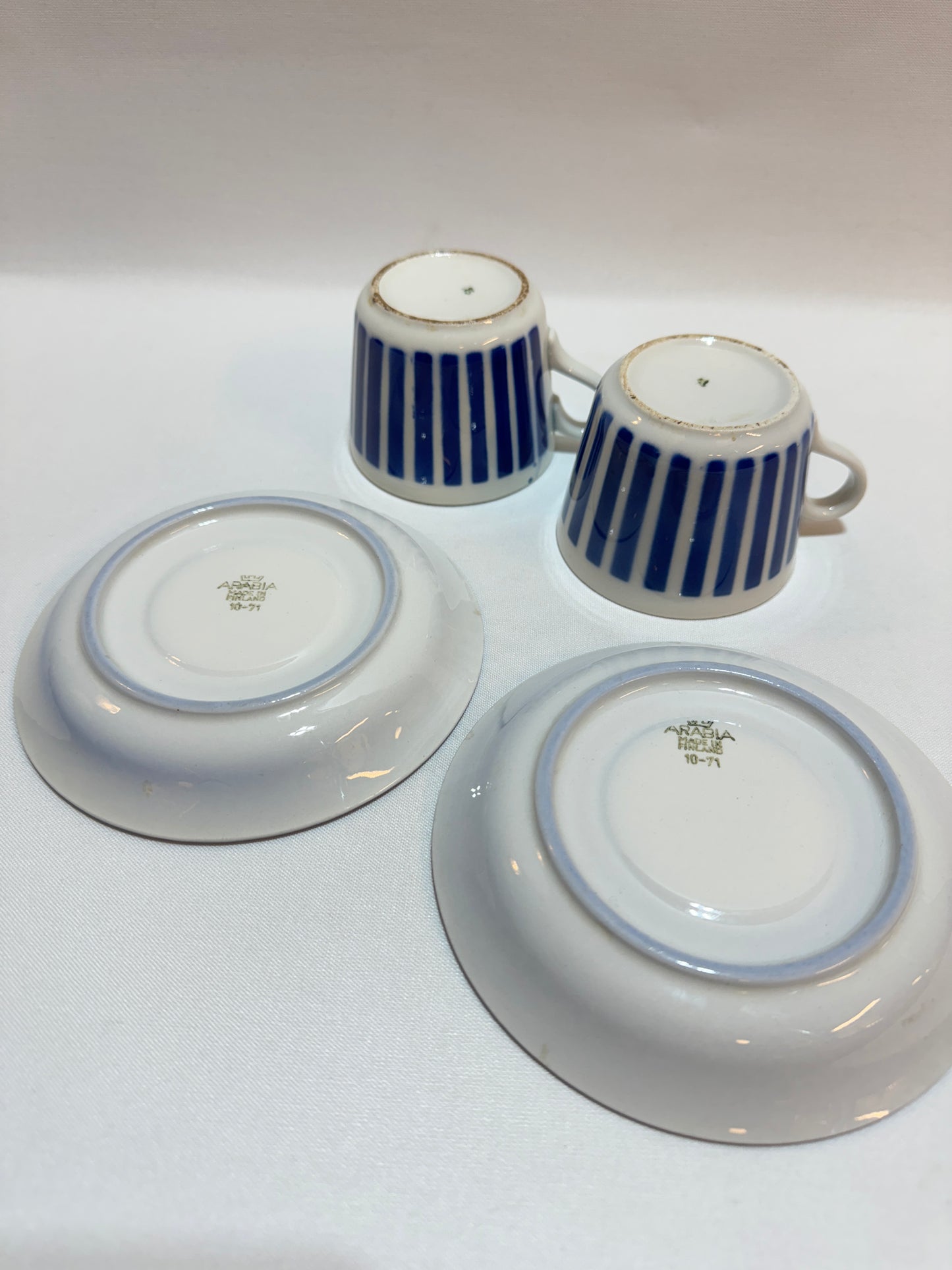 2 st Kaffekoppar med fat ”Arabia”