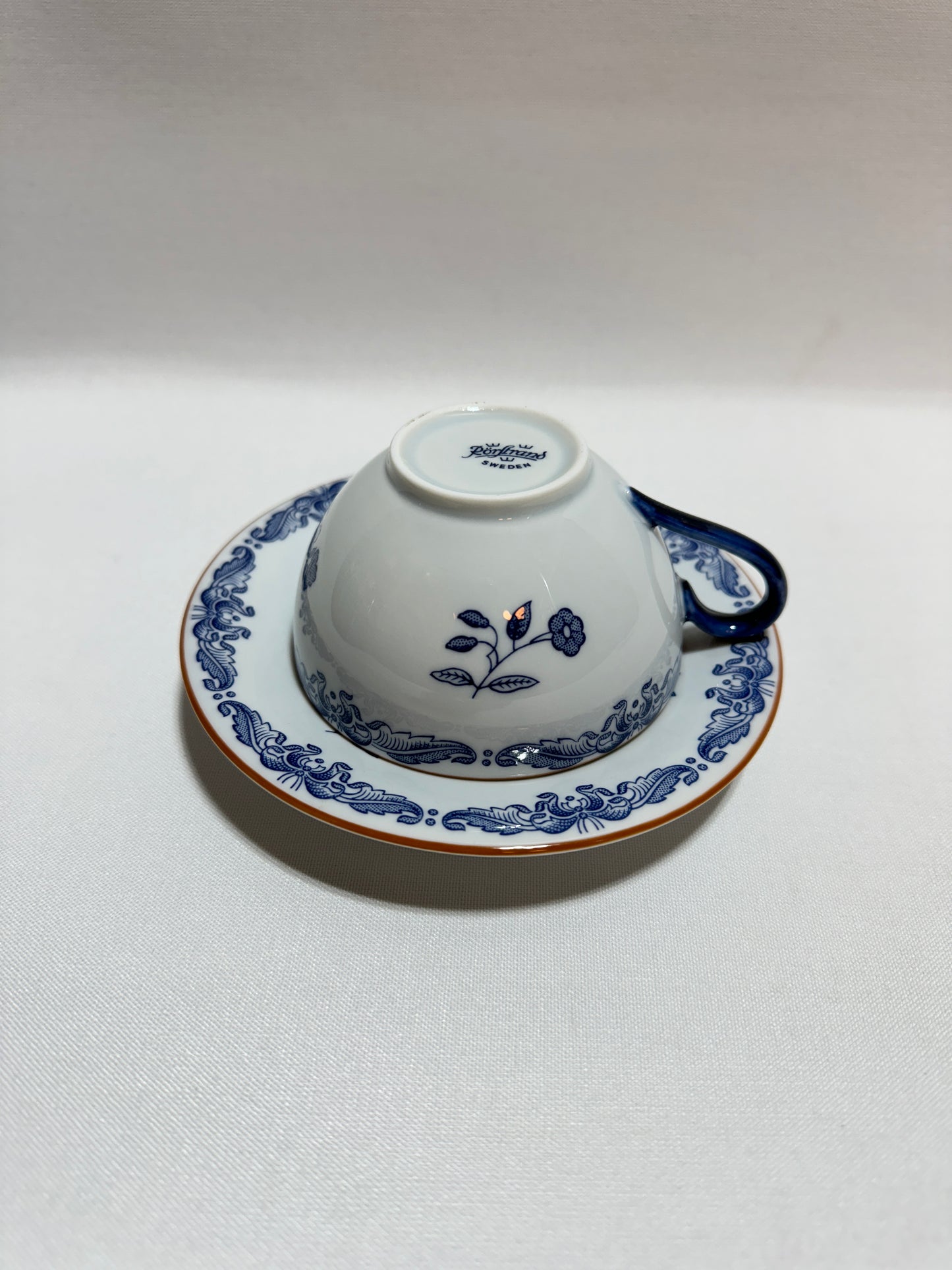 Kopp med fat - Ostindia Rörstrand