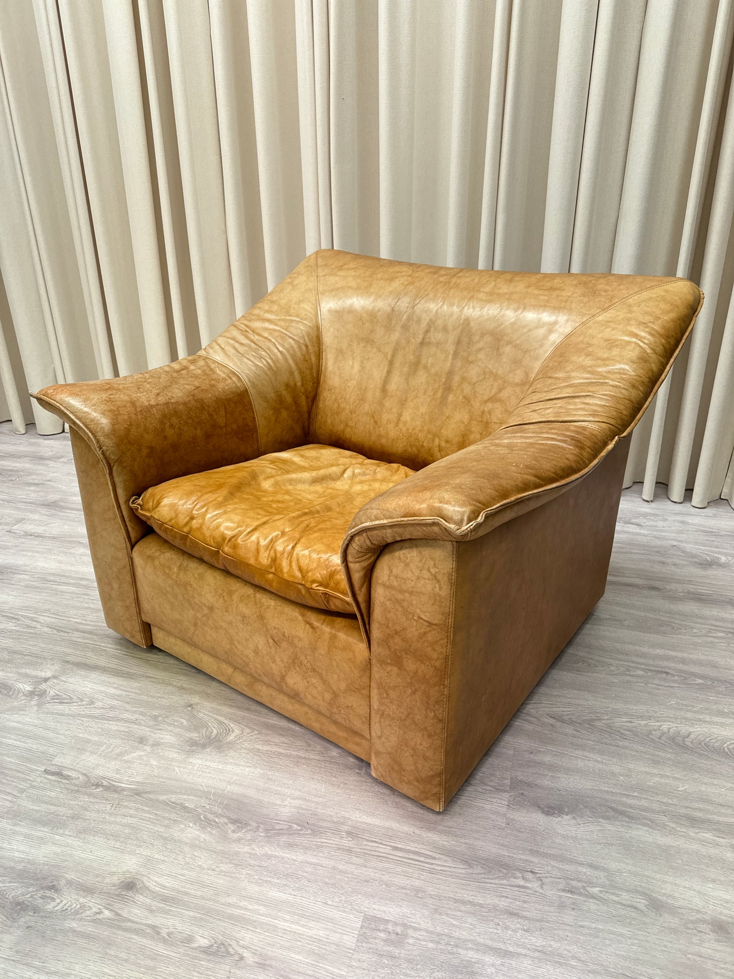 Italiensk skinnfåtölj