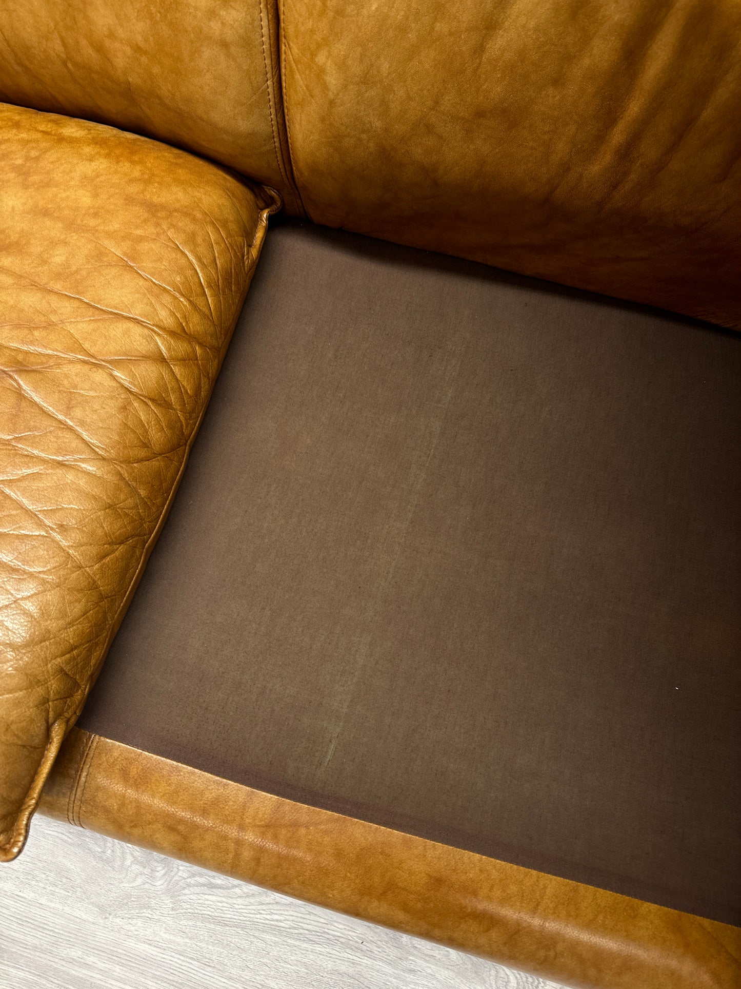 Italiensk skinnsoffa 3-sits