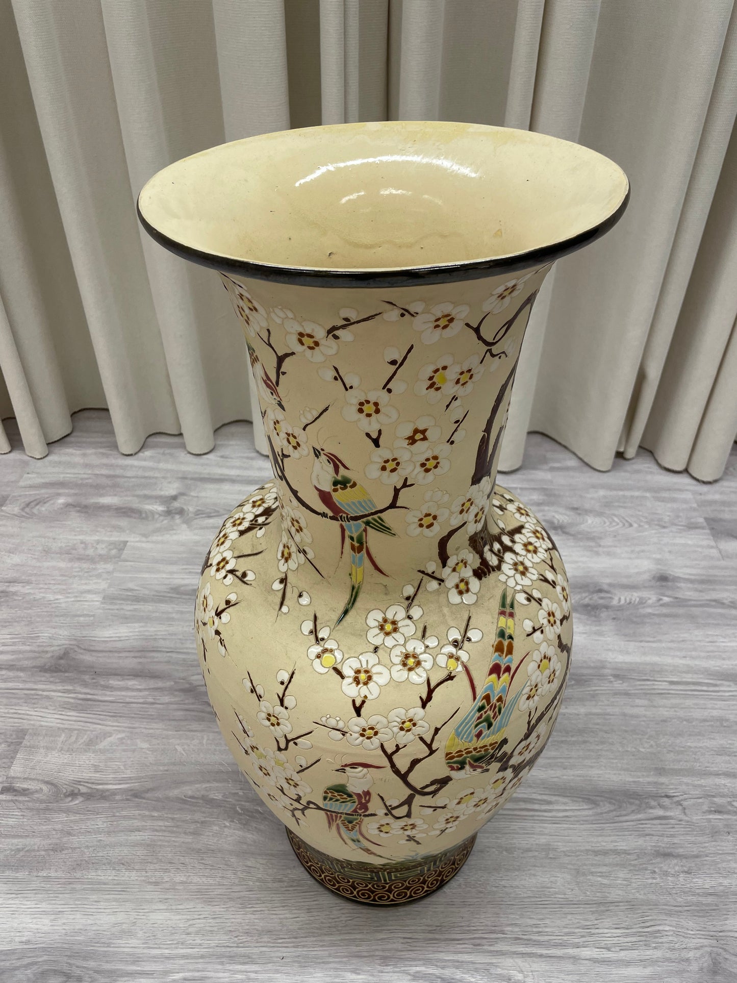 Japansk urna 1900-tal