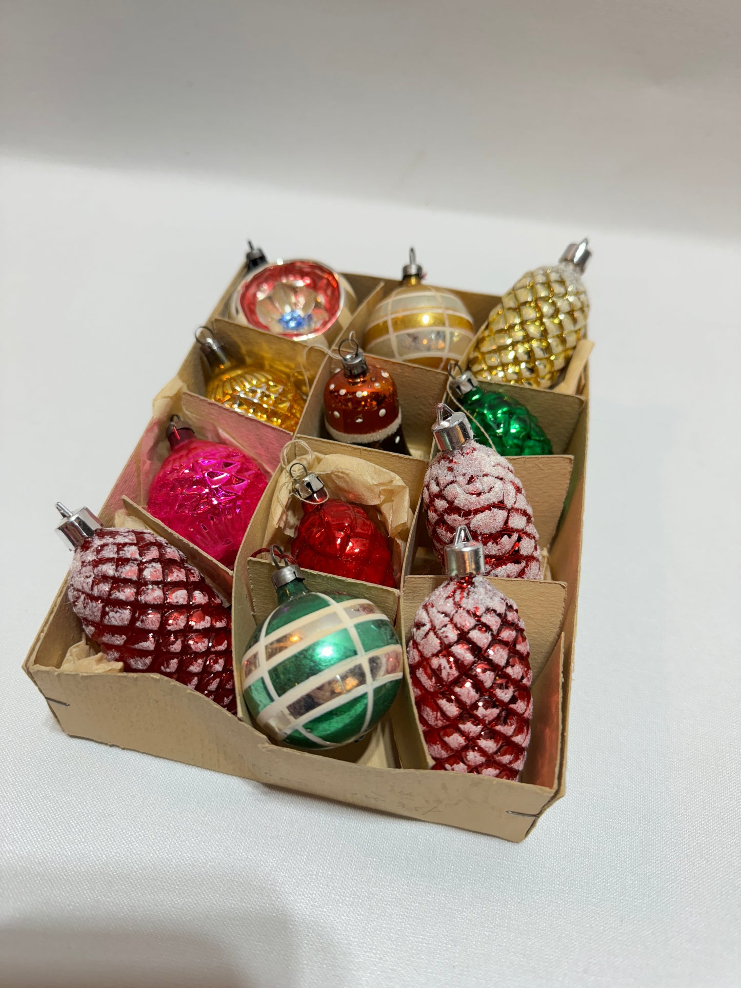 12 st Julgranskulor 1900-tal