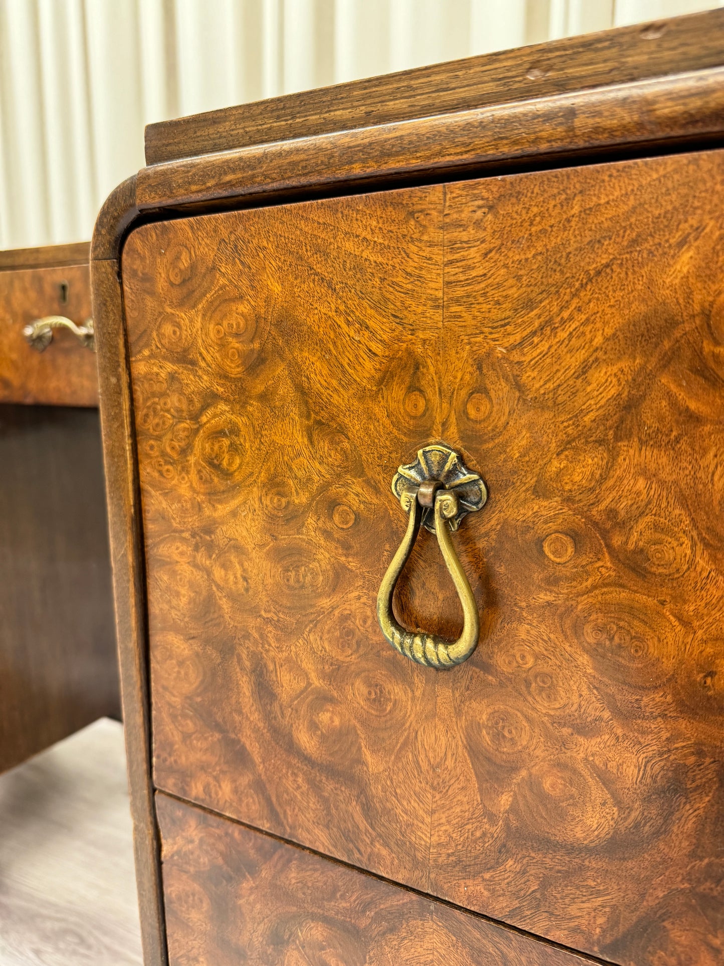 Skrivbord/sminkbord 1900-tal