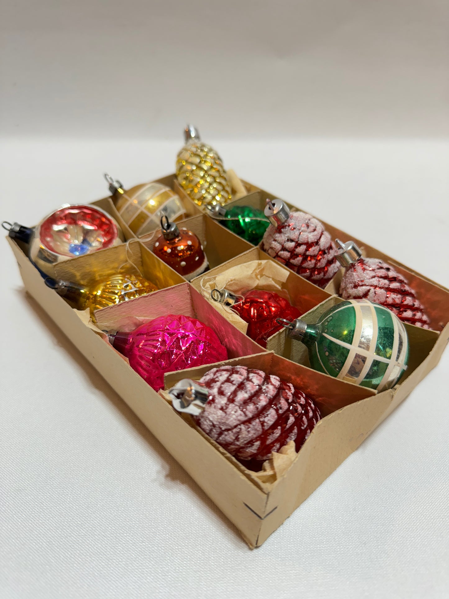 12 st Julgranskulor 1900-tal