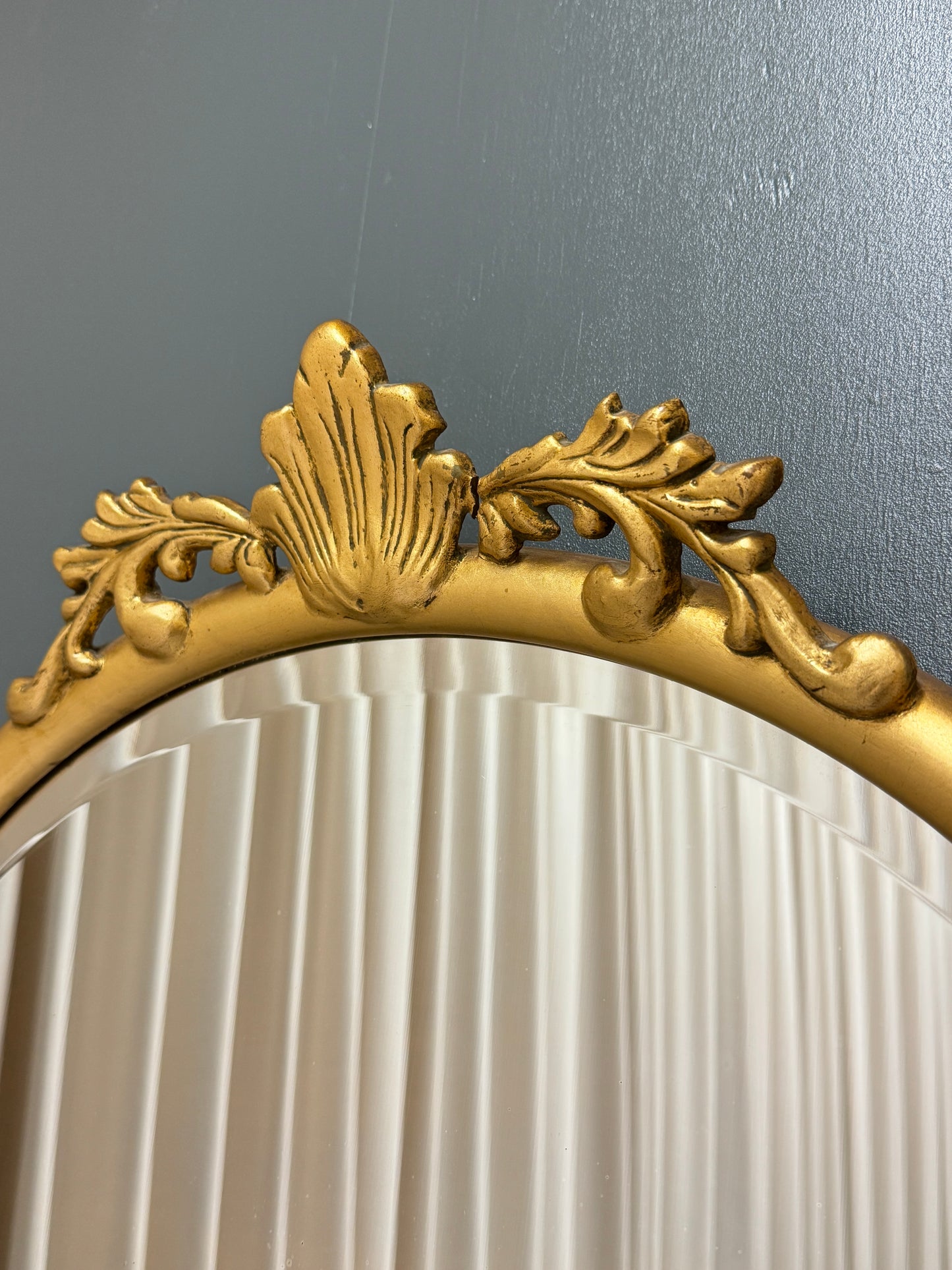 Oval spegel ”Gustafs”