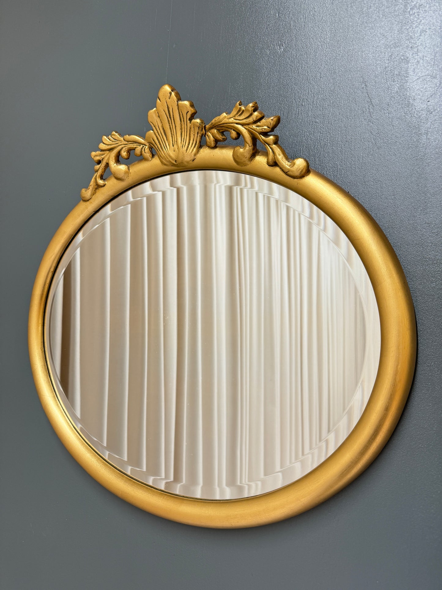 Oval spegel ”Gustafs”