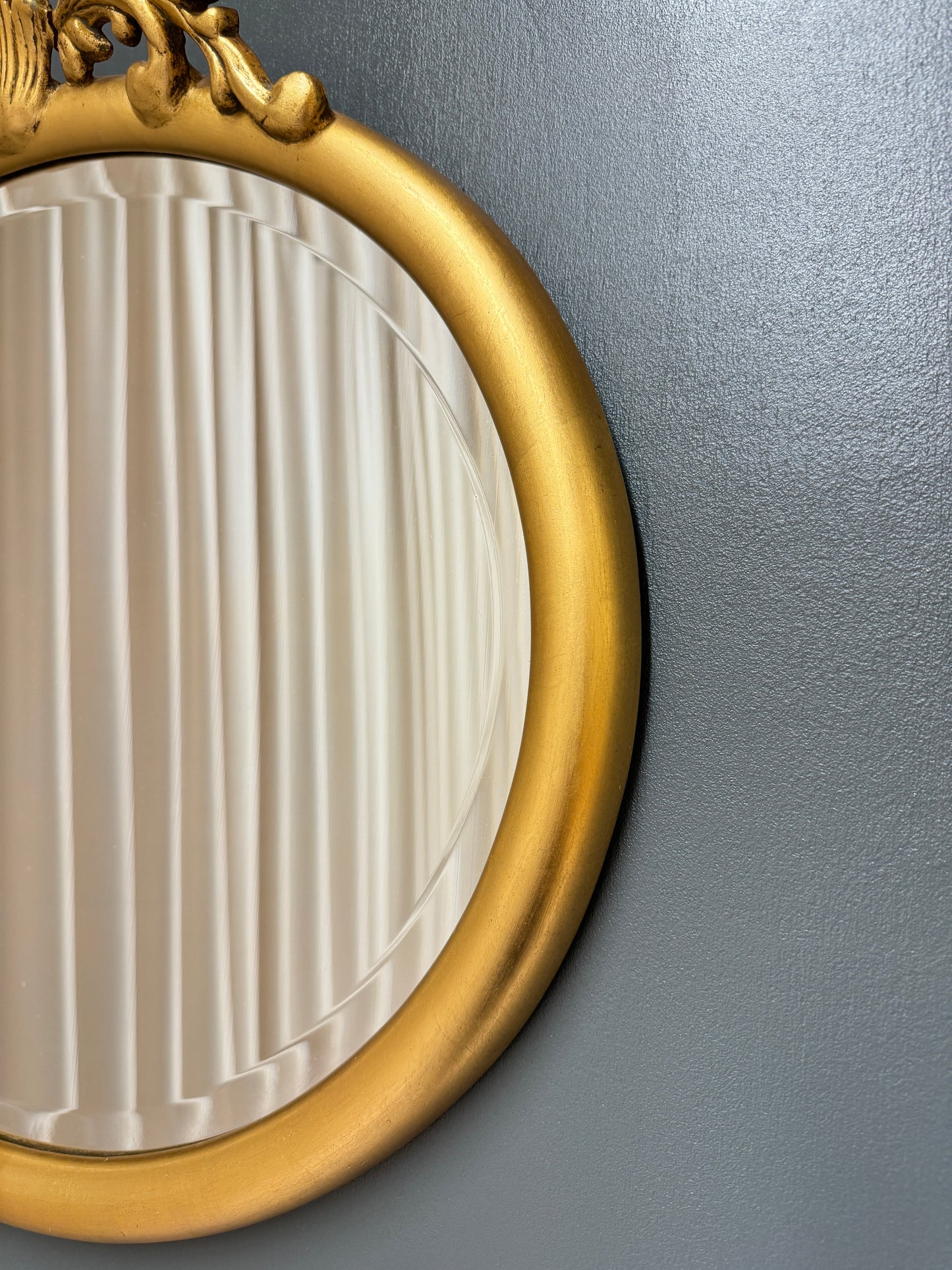 Oval spegel ”Gustafs”