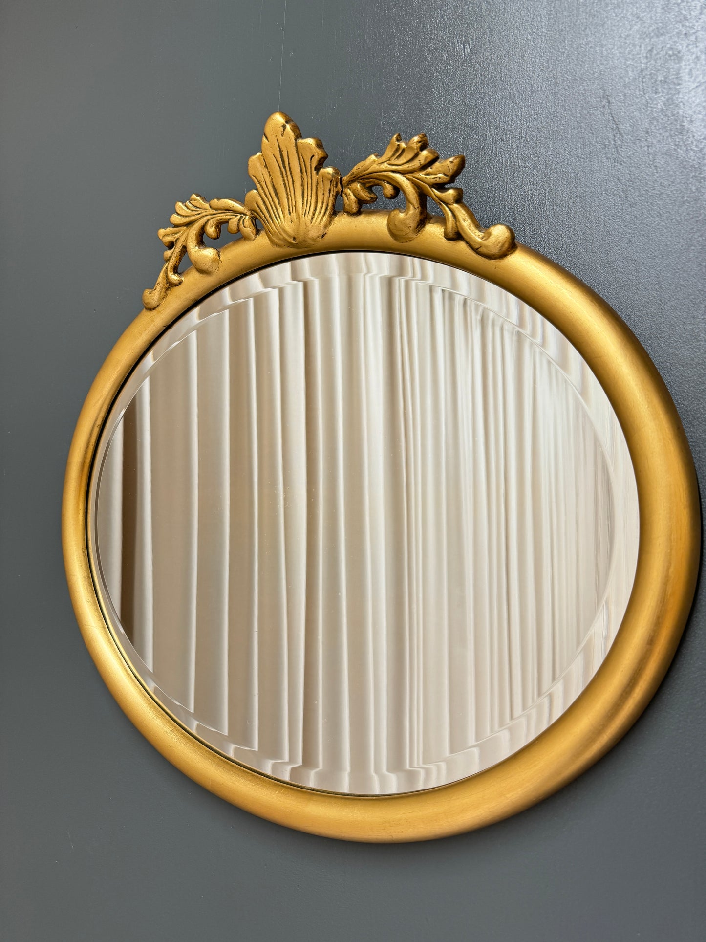 Oval spegel ”Gustafs”