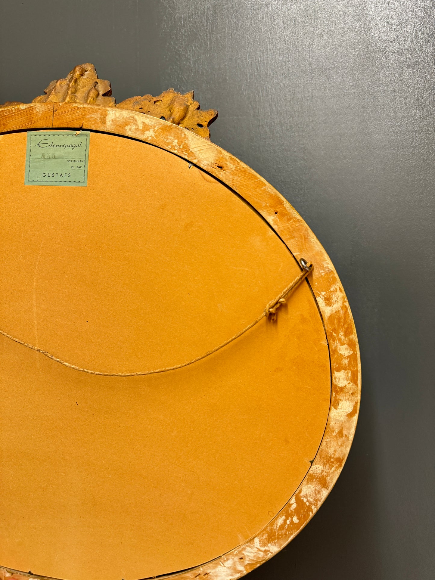 Oval spegel ”Gustafs”