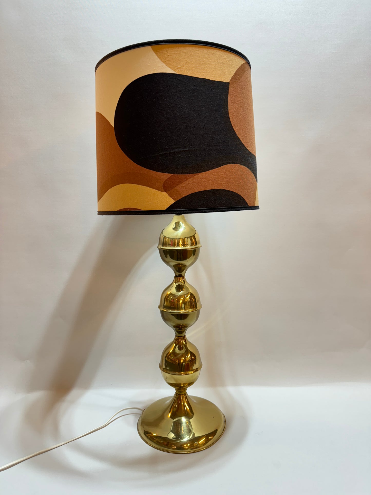 Lampa med Marimekkoskärm