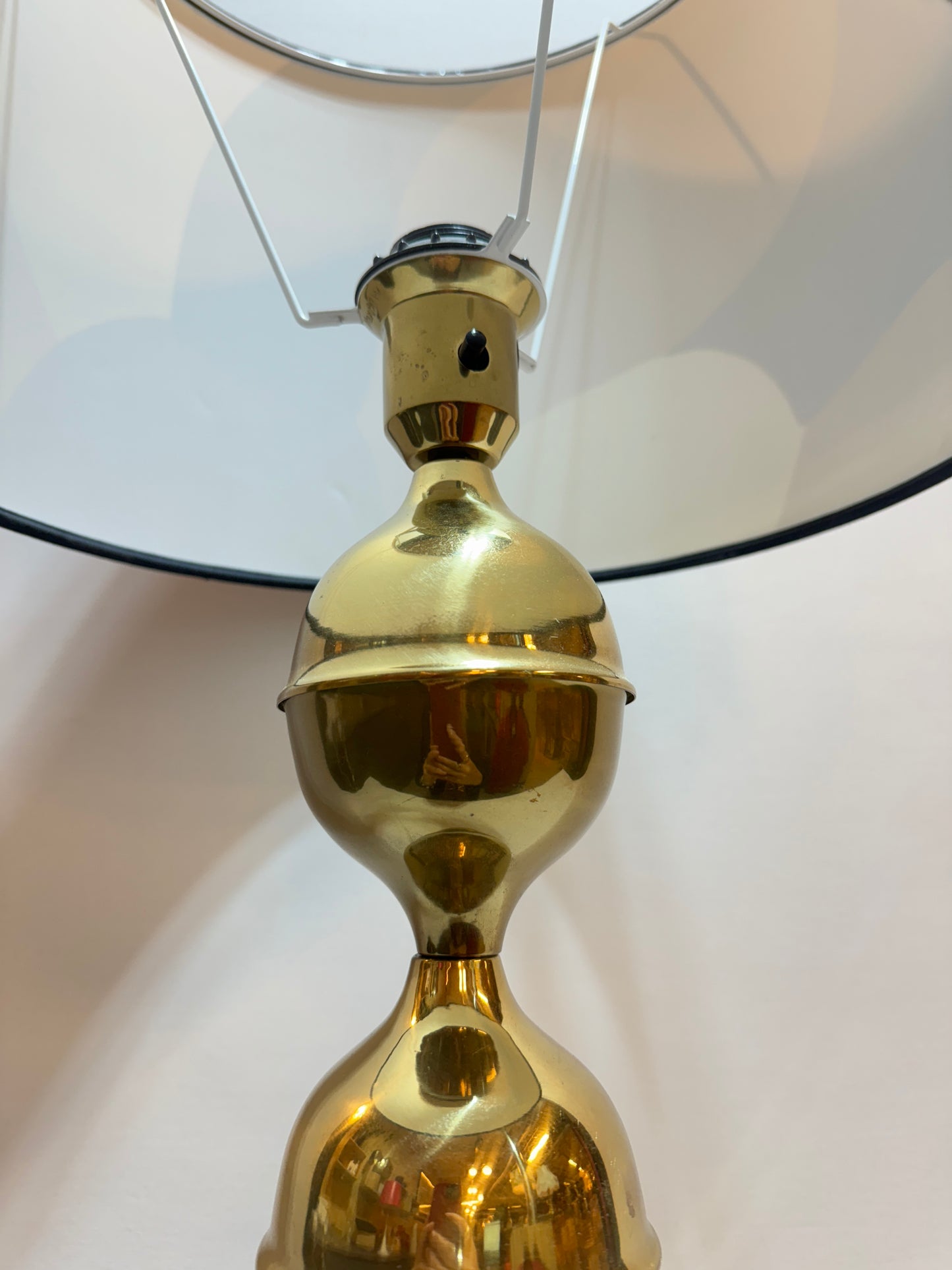 Lampa med Marimekkoskärm